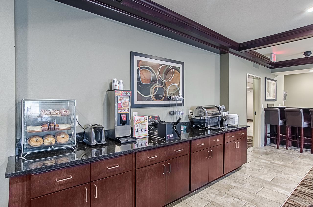 Cobblestone Inn & Suites - Guernsey 外观 照片