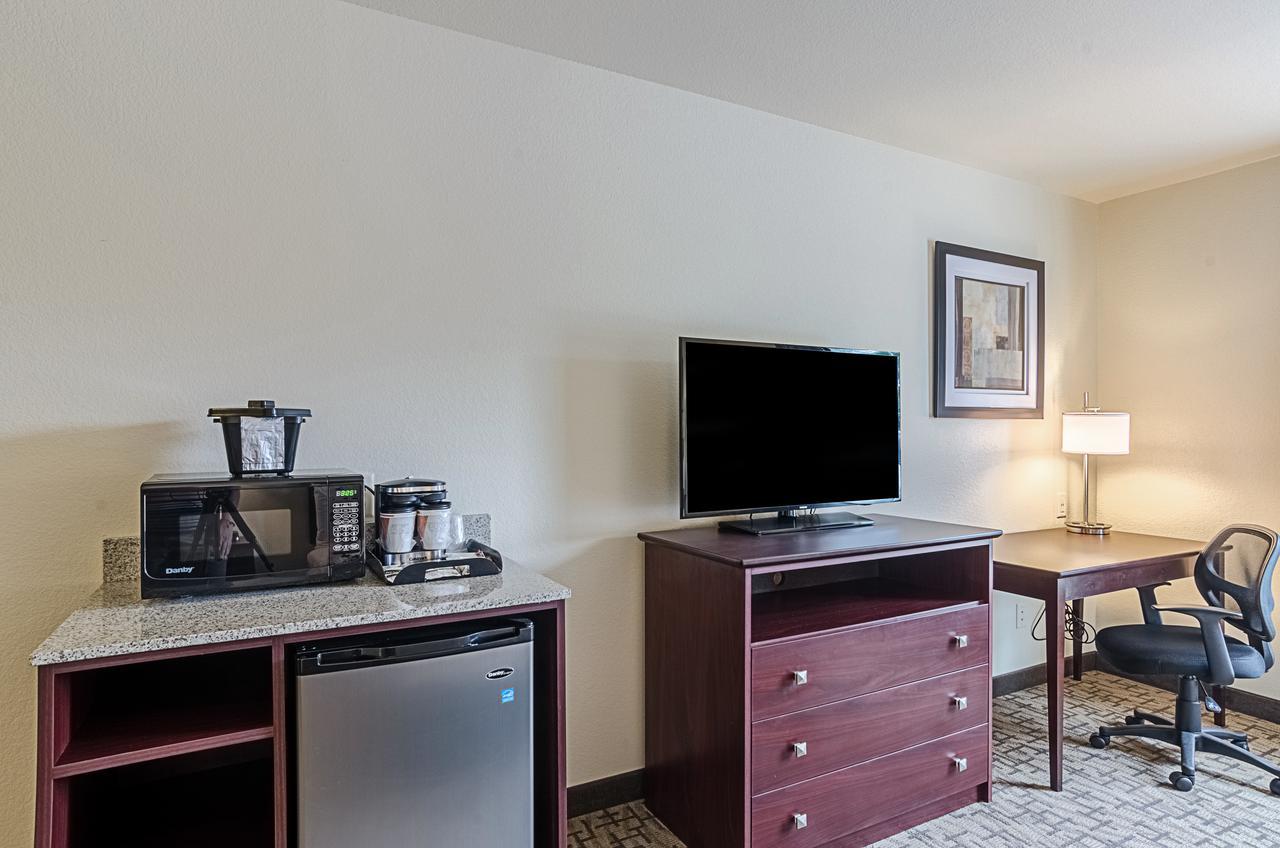 Cobblestone Inn & Suites - Guernsey 外观 照片